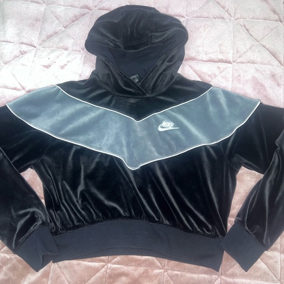 NIKE CROPPED HOODIE - Picture 2 of 3